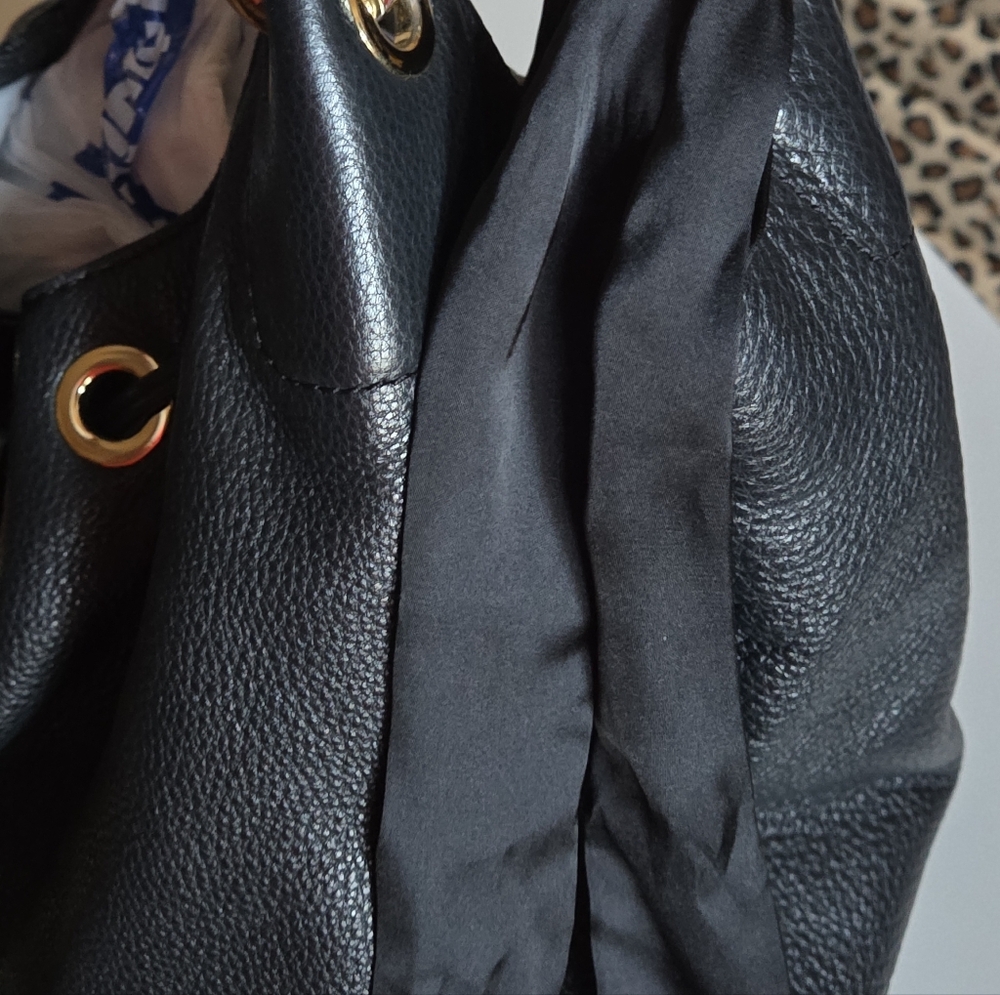 Michael Kors Black Leather Shoulder Bag - Picture 17 of 17